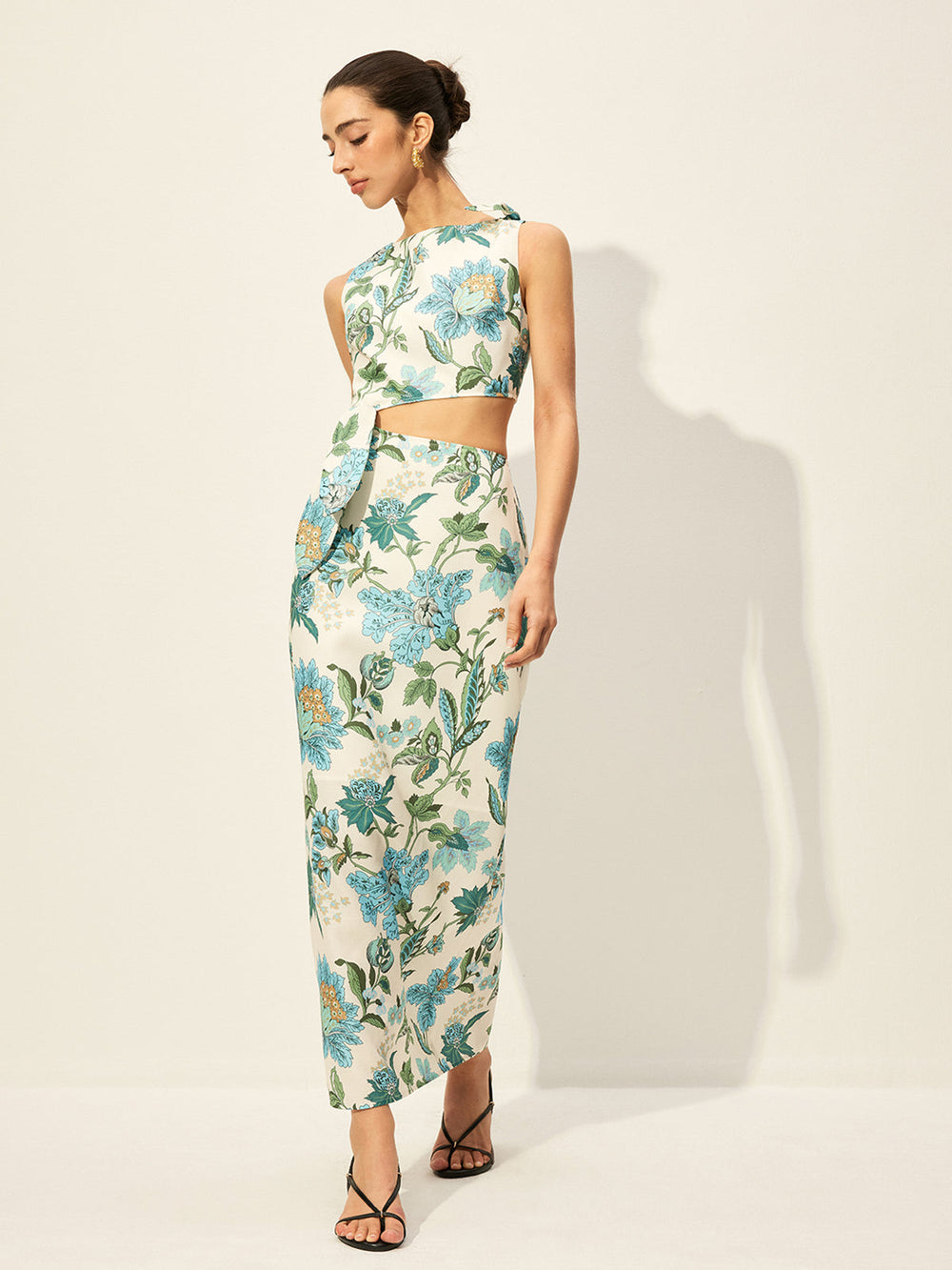 Kleid mit Blumenprint und Cut-Out