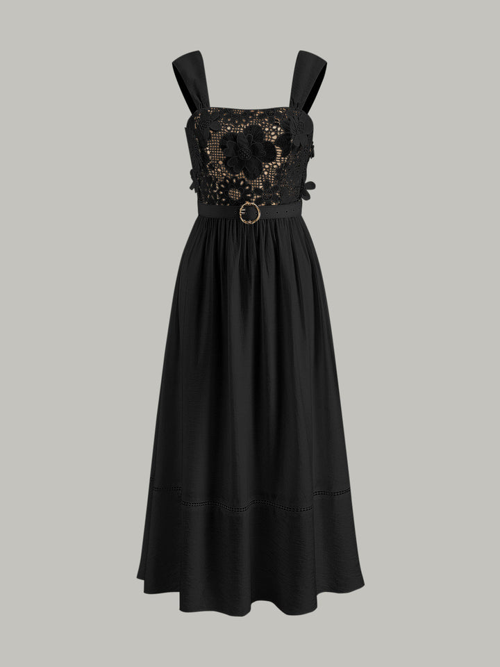 Baumwoll-Kleid mit Blumenspitze und Gürtel