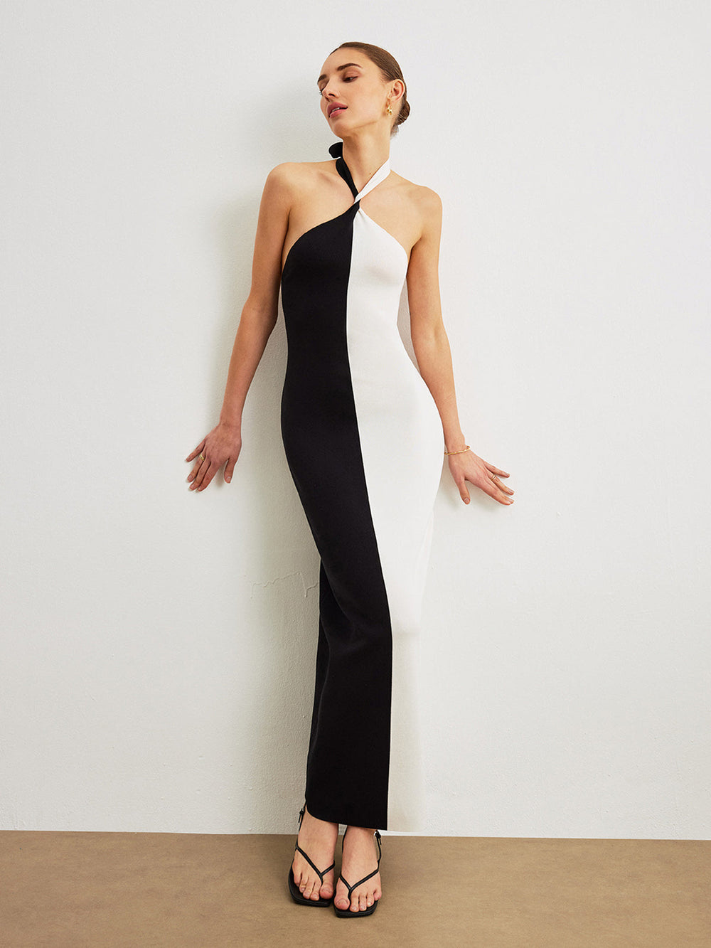 Farbblock-Halfter-Kleid mit geknotetem rückenfreiem langen Rock