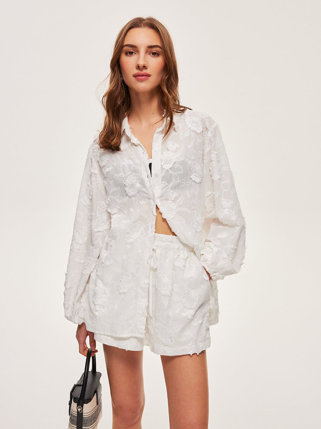Halbdurchsichtiges Baumwoll-Stickerei-Shirt mit Shorts-Set