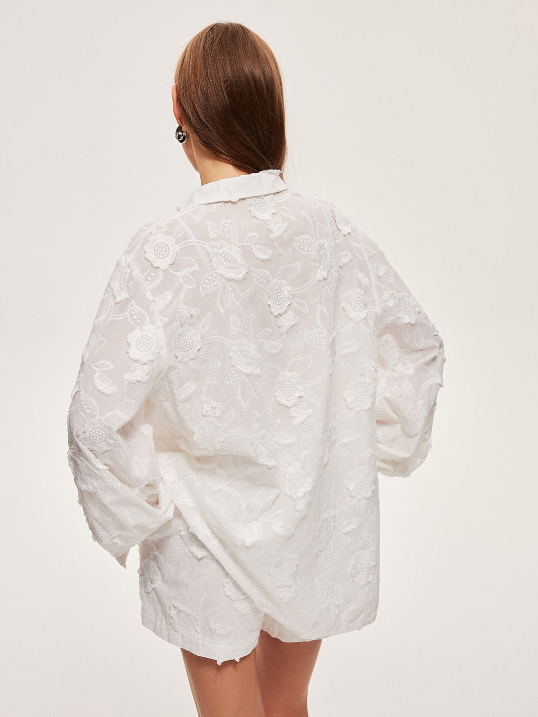 Halbdurchsichtiges Baumwoll-Stickerei-Shirt mit Shorts-Set