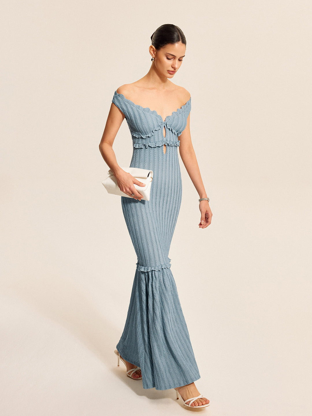 Kleid mit Rüschen-Detail und schulterfreiem Ausschnitt