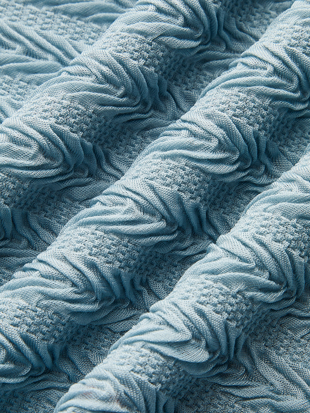 Kleid mit Rüschen-Detail und schulterfreiem Ausschnitt