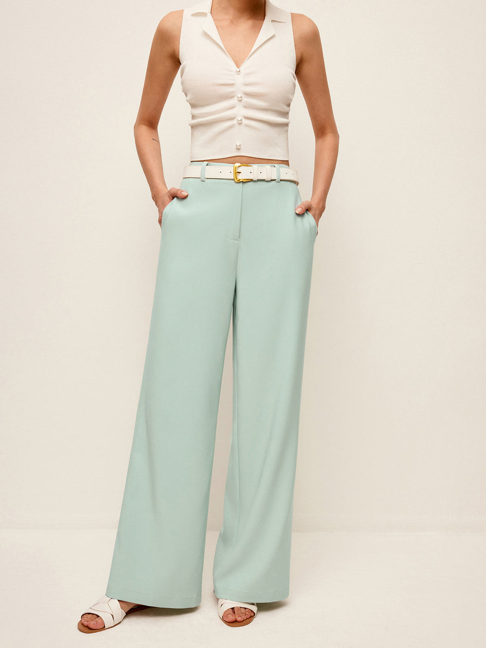 Mid-Waist Hosen mit weitem Bein ohne Gürtel