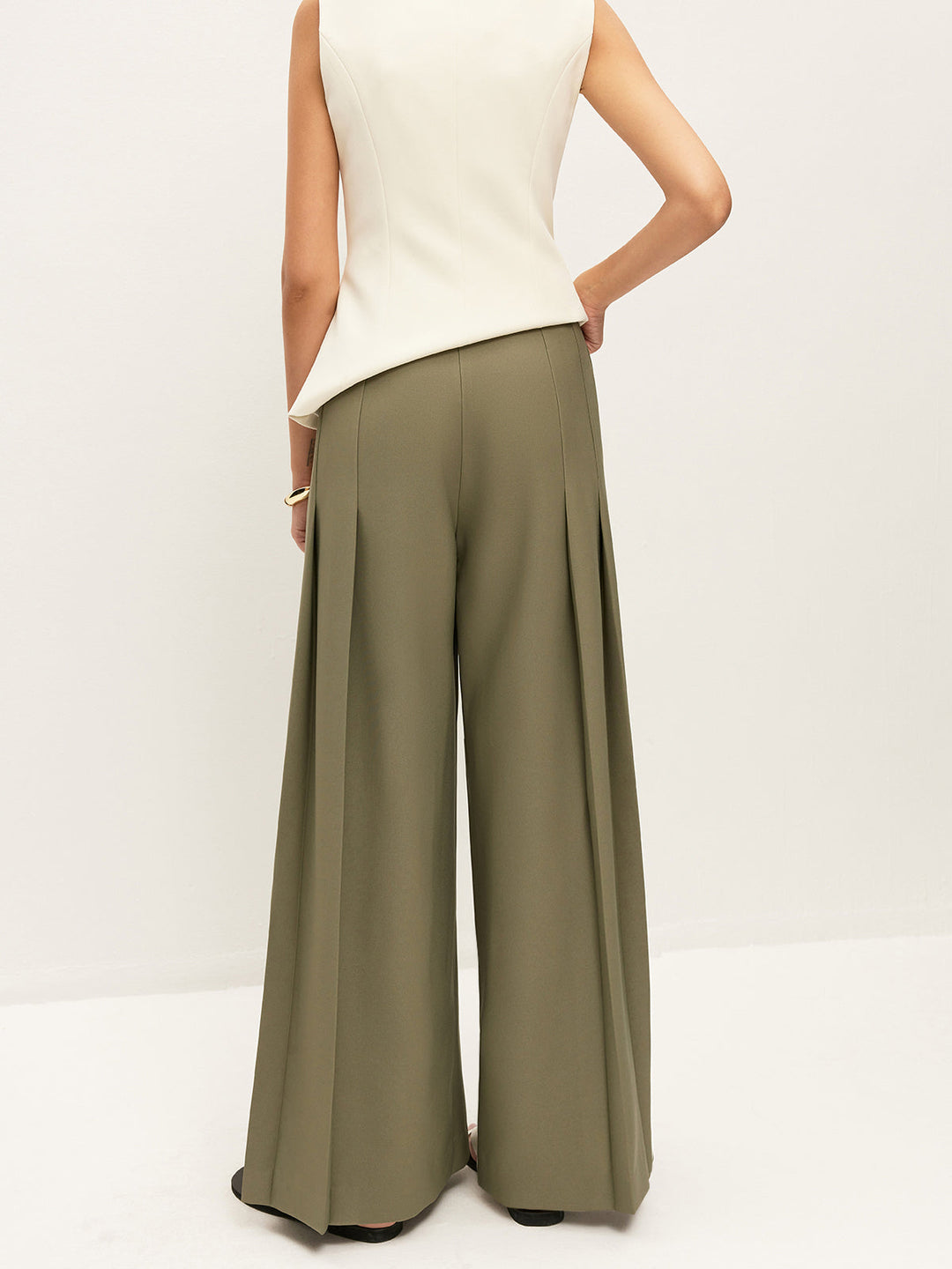 Mid-Waist Plissee-Hose mit weitem Bein und Reißverschluss mit Taschen