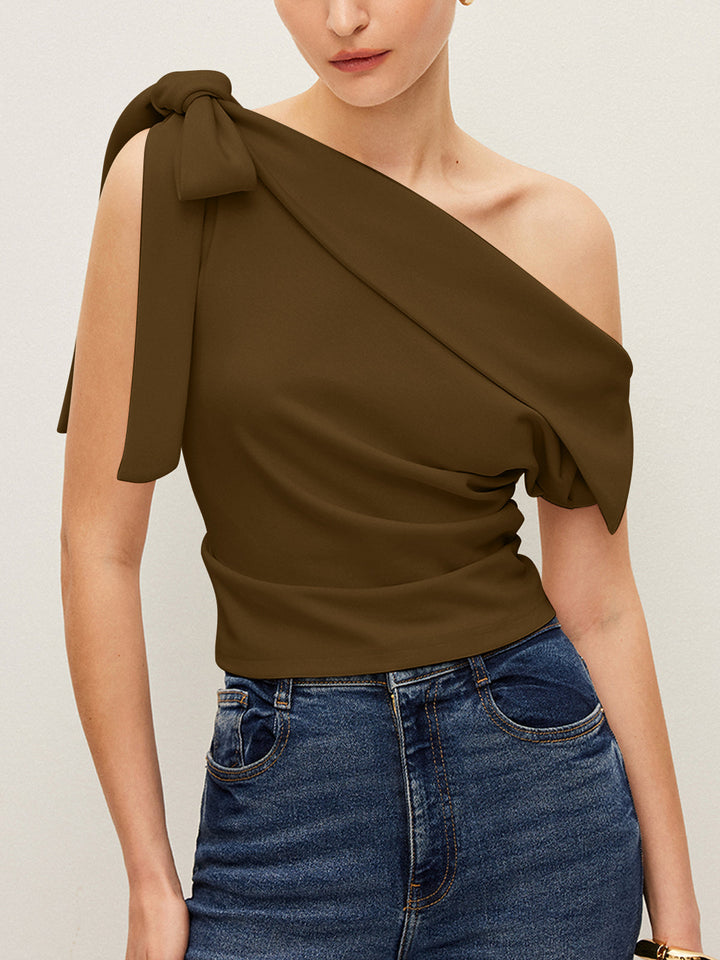 One-Shoulder-Oberteil mit Schleifendetaill