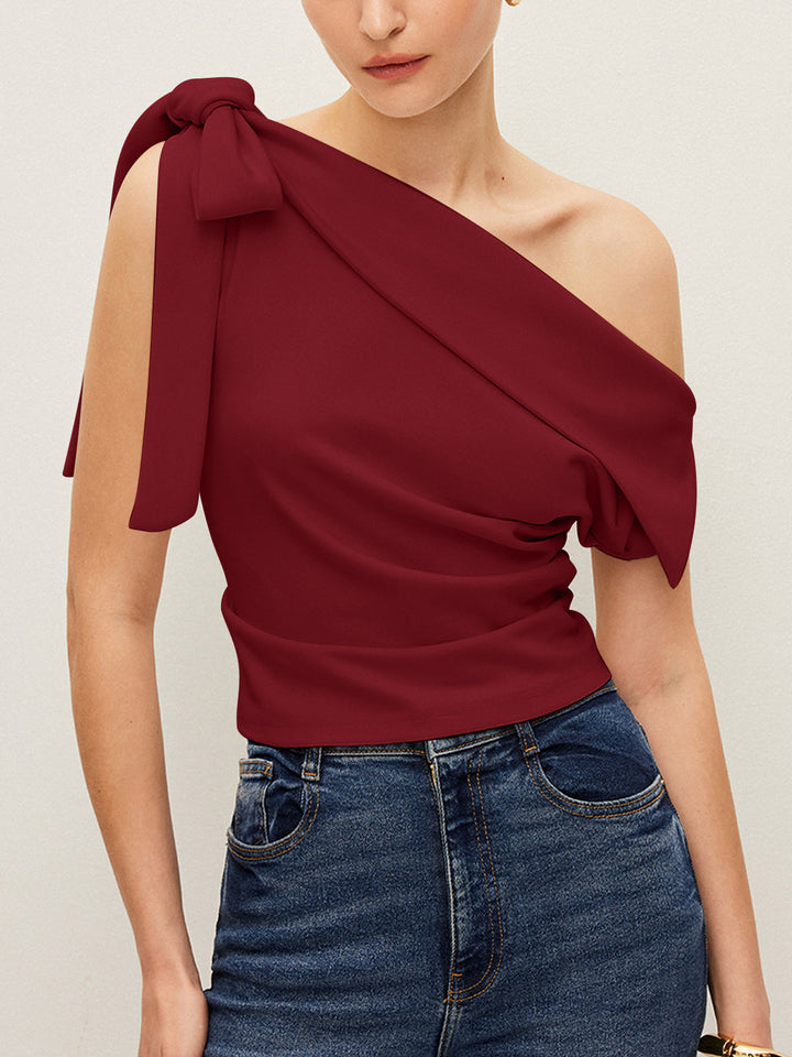 One-Shoulder-Oberteil mit Schleifendetaill