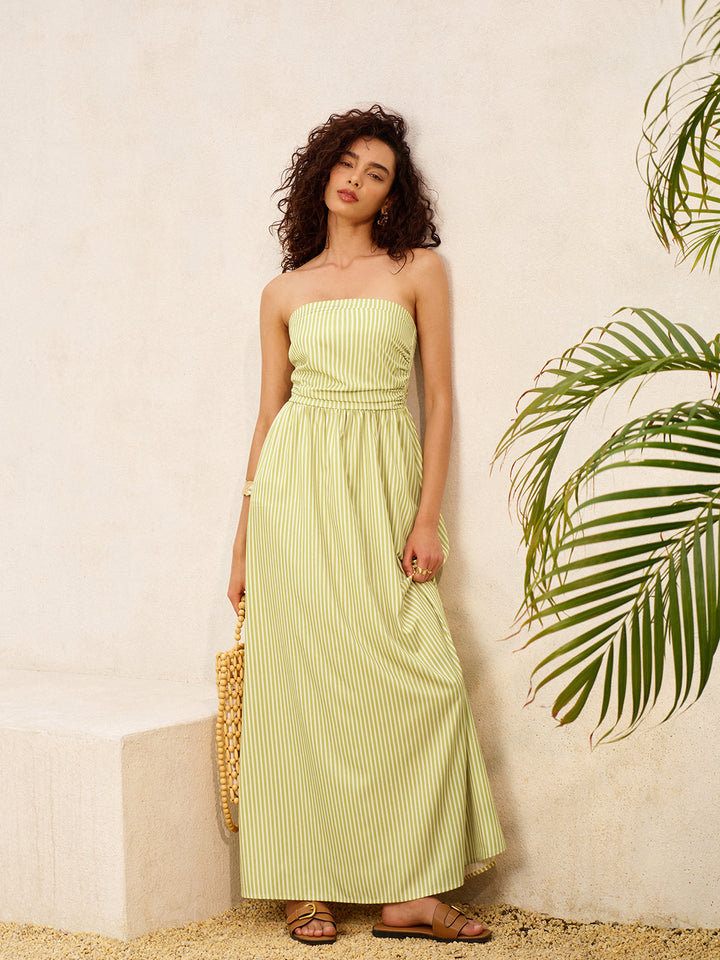 Gestreiftes trägerloses Kleid mit Taschen
