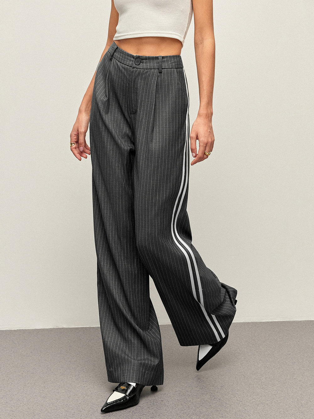 Mid-Waist Gestreifte Hose mit Einsätzen