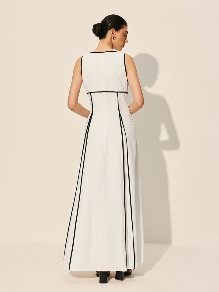 Kleid mit Kontrastbesatz und Taschen