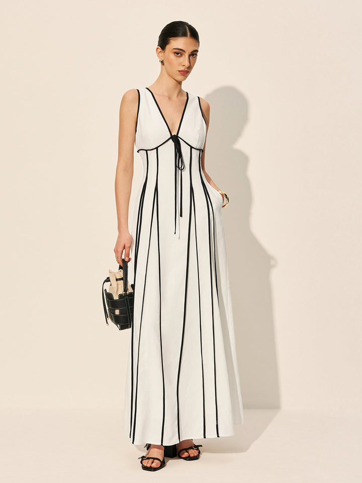 Kleid mit Kontrastbesatz und Taschen