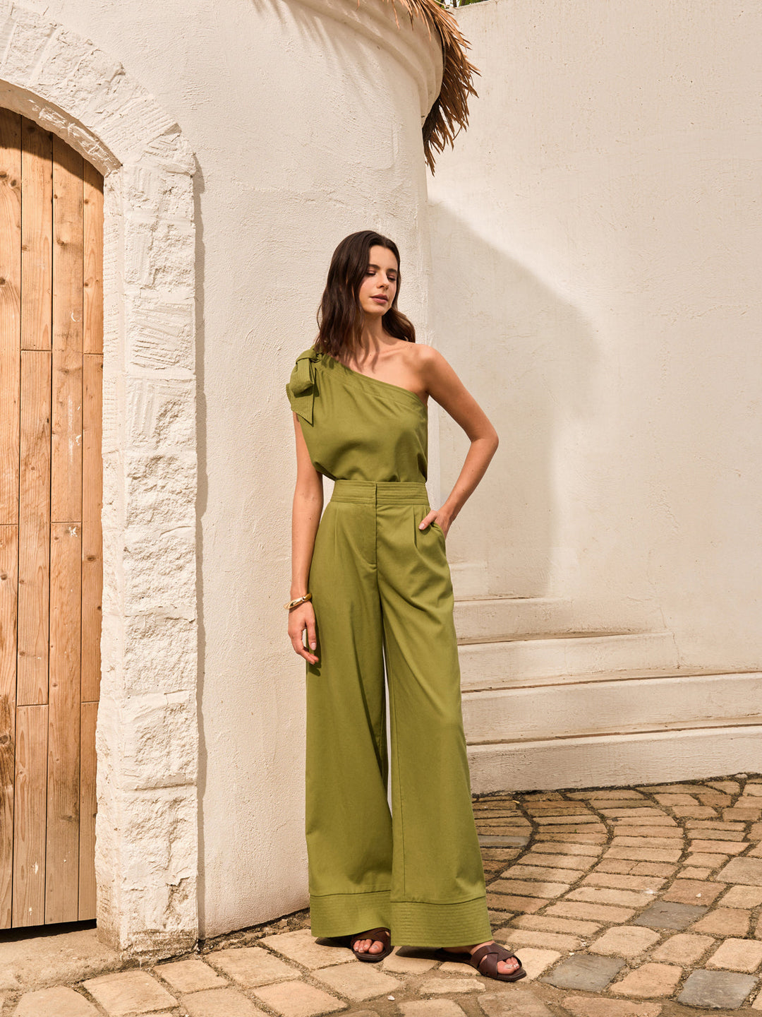 Baumwoll- & Leinen-One-Shoulder-Oberteil mit Hose Set