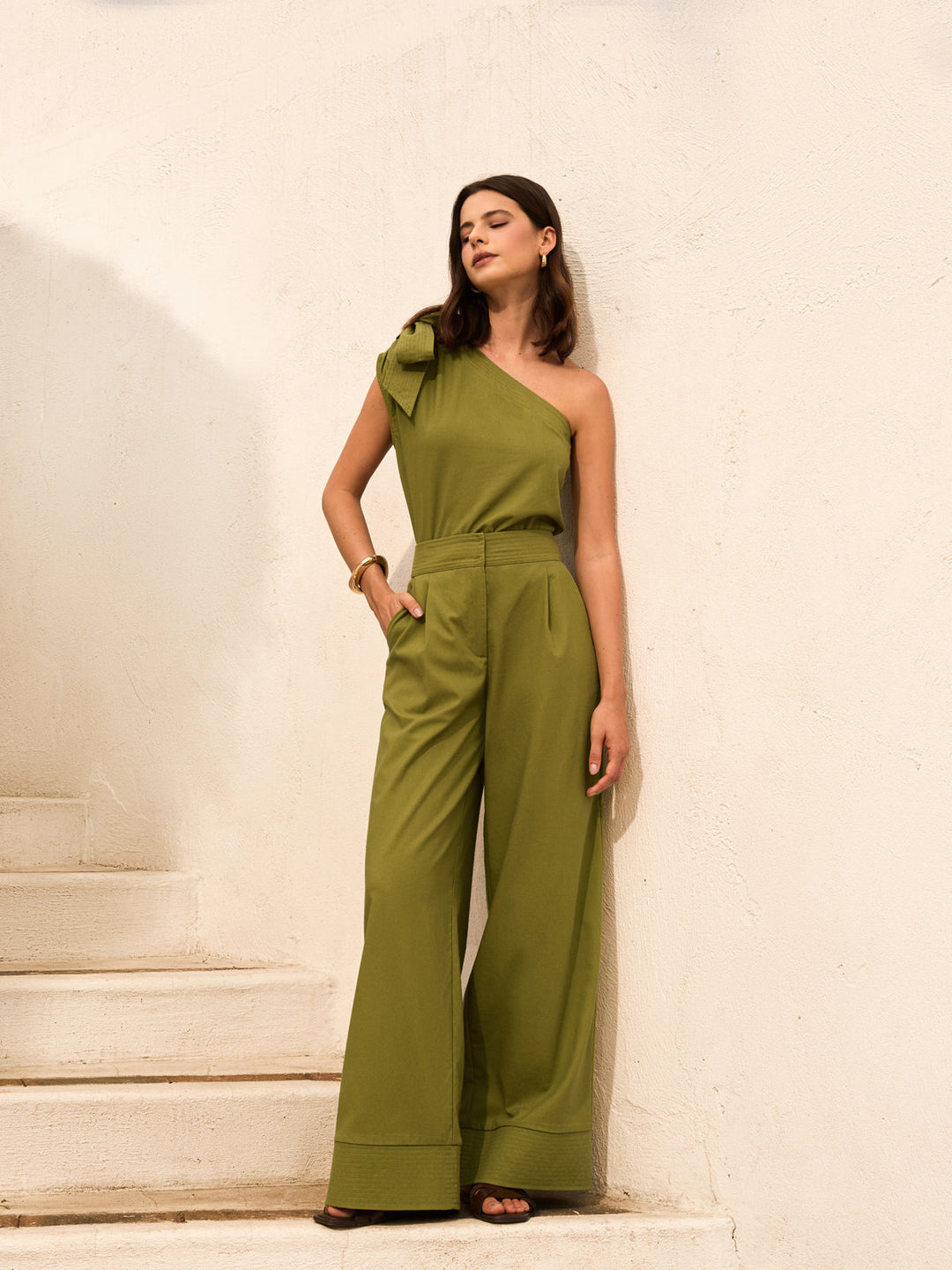 Baumwoll- & Leinen-One-Shoulder-Oberteil mit Hose Set
