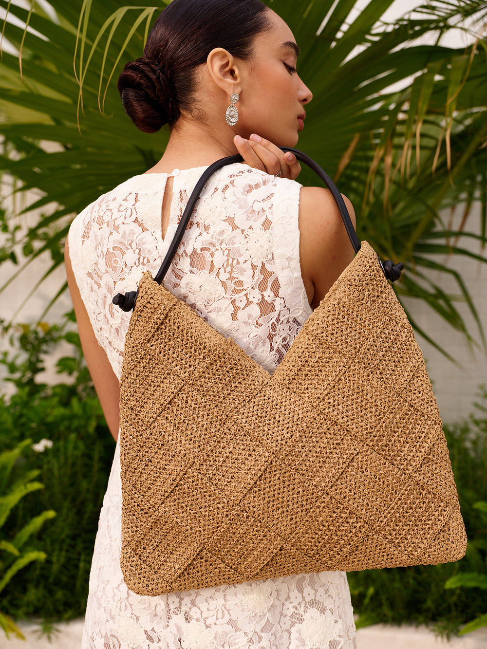 Geflochtener Shopper mit Ledergriff