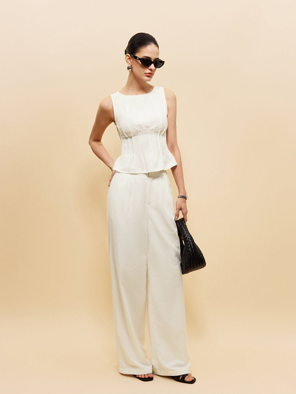 Peplum-Oberteil mit weit geschnittenen Hosen
