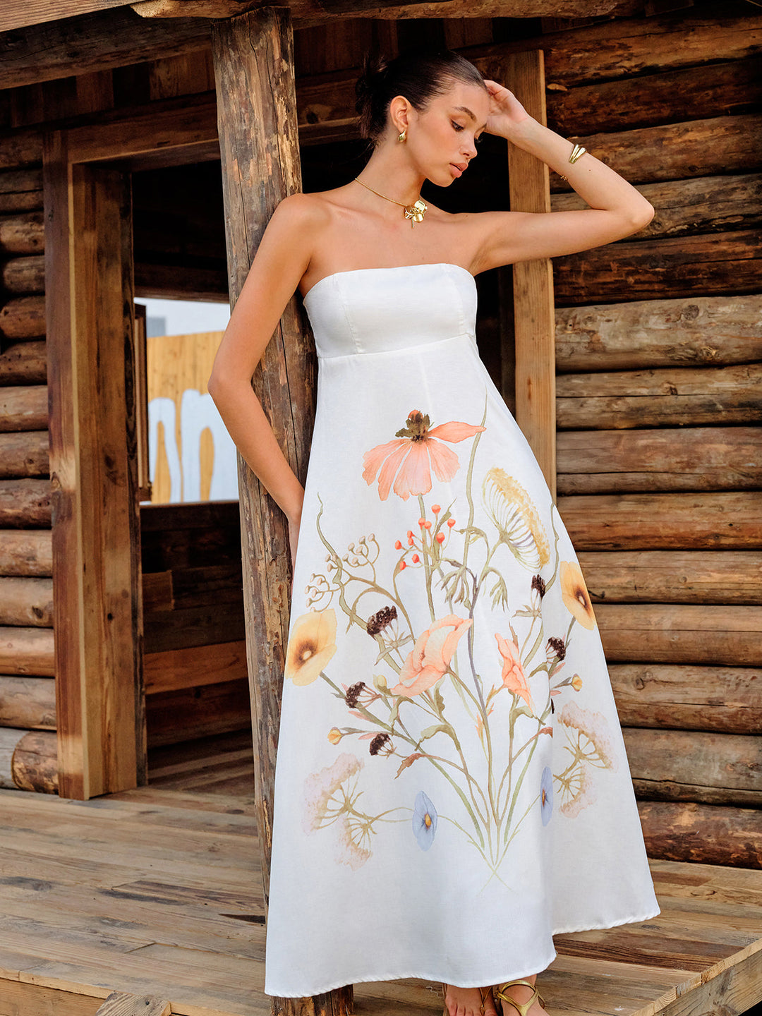 Trägerloses Blumenkleid