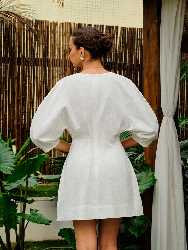 Kleid mit V-Ausschnitt und Puffärmeln aus Baumwoll-Leinen-Mischung