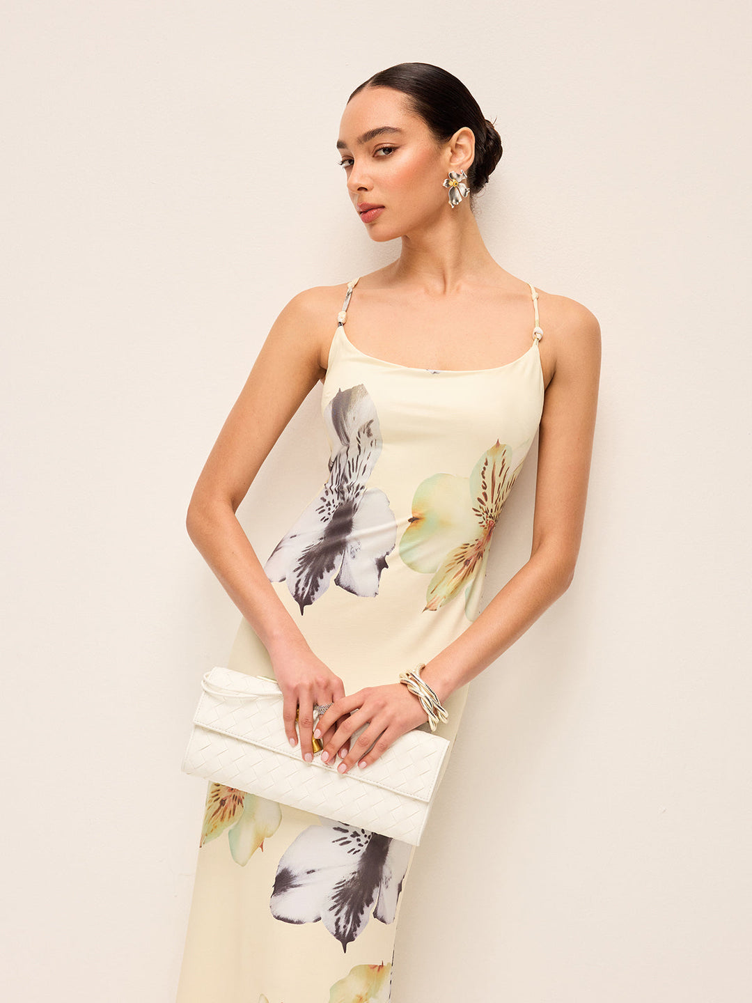 Rückenfreies Kleid mit Blumenprint und Schnürung