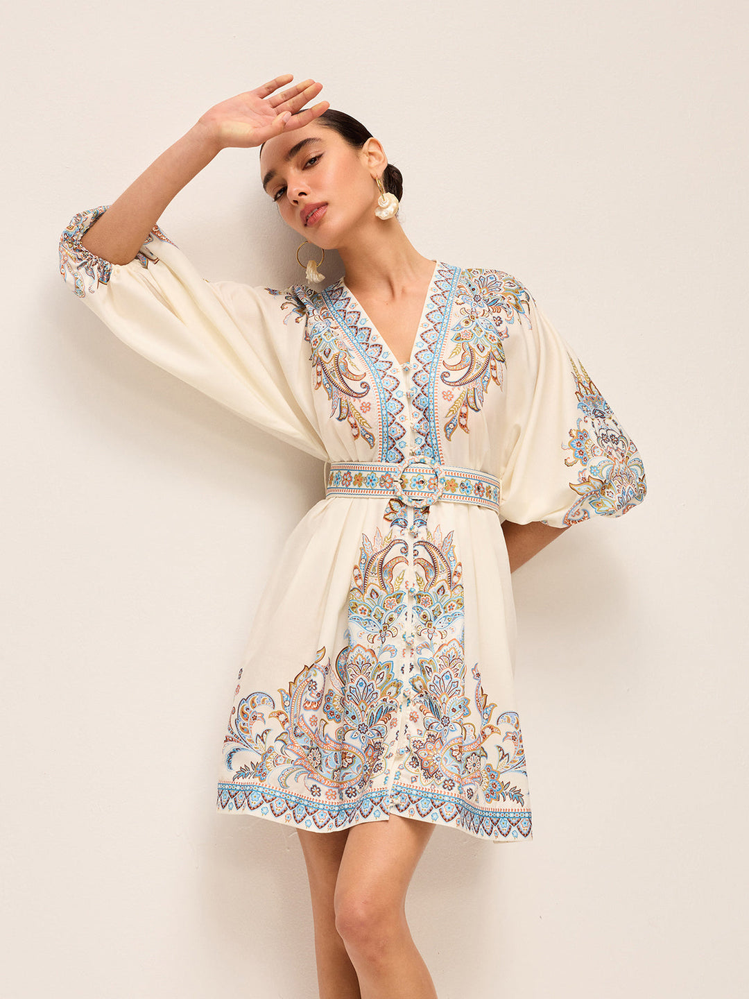 Boho-Gürtel-Kleid mit V-Ausschnitt und Ballonärmeln