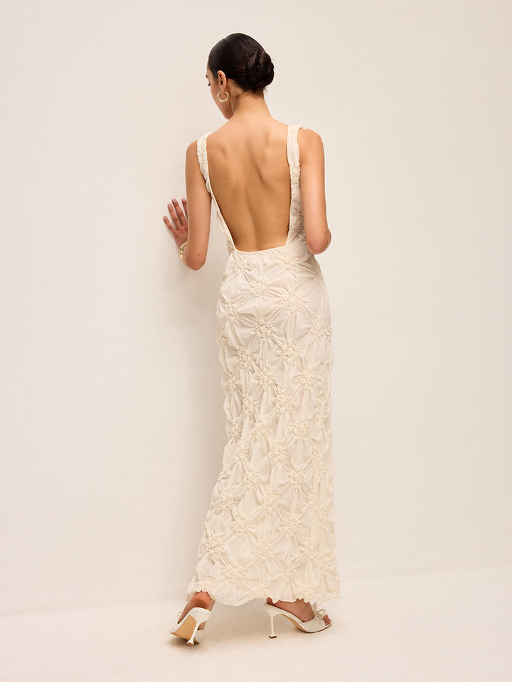 Elegantes Maxikleid mit aufwendiger Stickerei und Schlitz