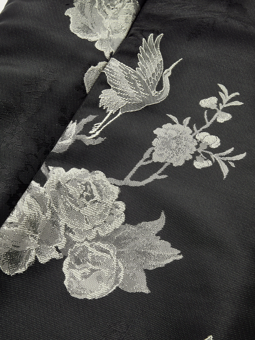 Kleid mit Blumenmuster und Schlüssellochdetail