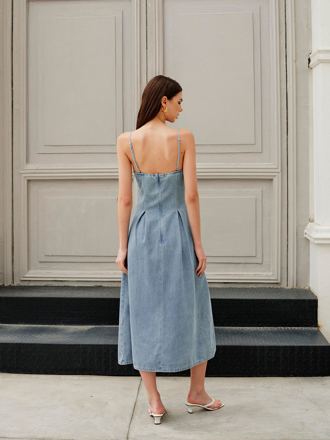 Minimalistische Jeanskleid mit Reißverschluss