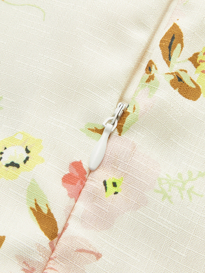 Kleid mit Blumenprint und Gürtel