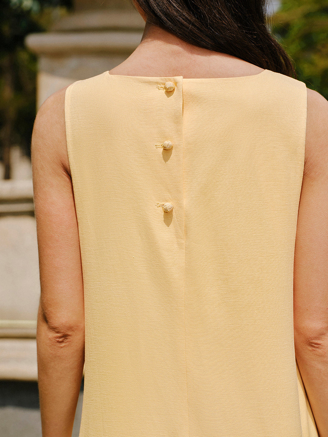 Kleid mit Knochen- und Taschen-Detail aus Baumwolle & Leinen