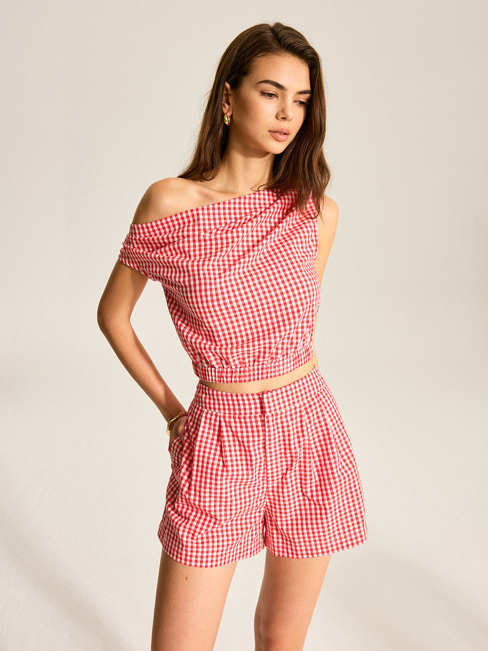 One-Shoulder Top Und Gestreifte Shorts Shorts Set