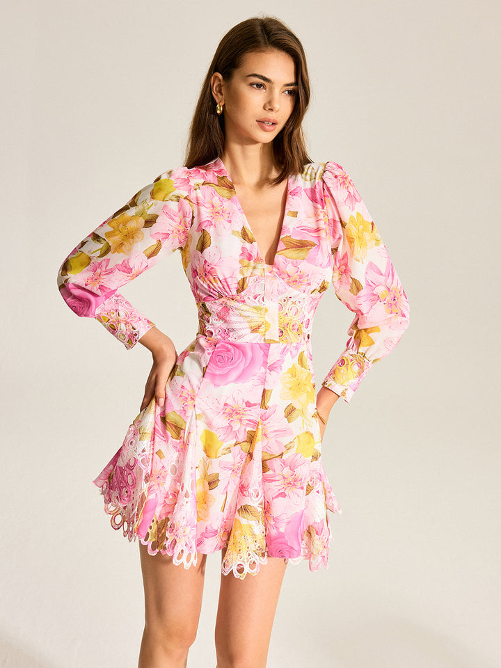 Blumenkleid mit V-Ausschnitt und Lochdetail