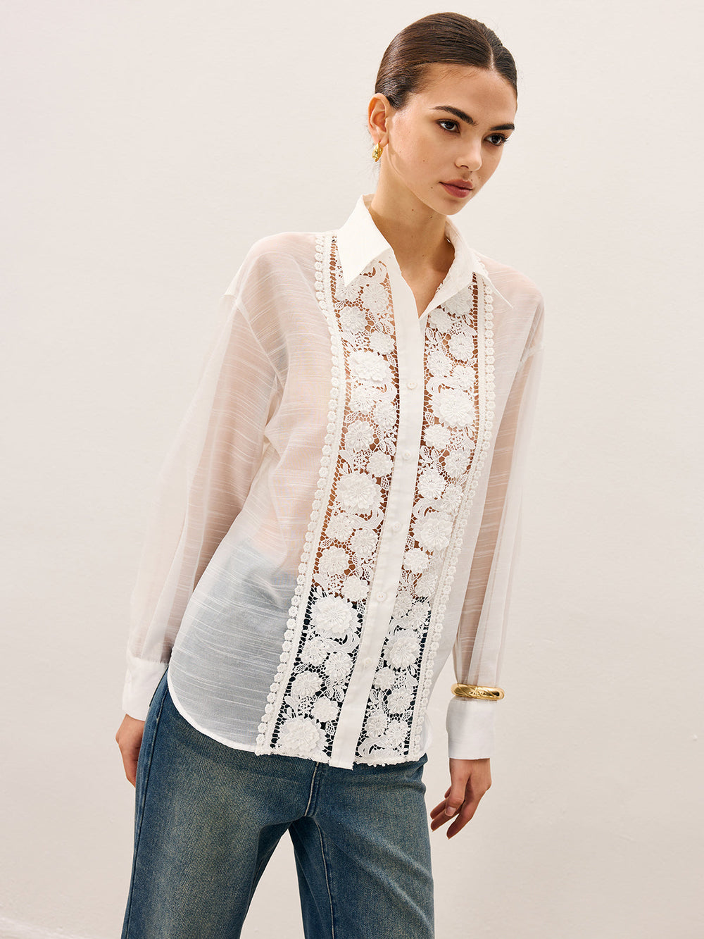 Bluse mit durchbrochener Spitzendetailierung
