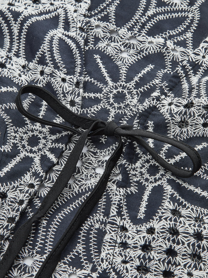 Gestickte Bluse mit Bindevorderteil
