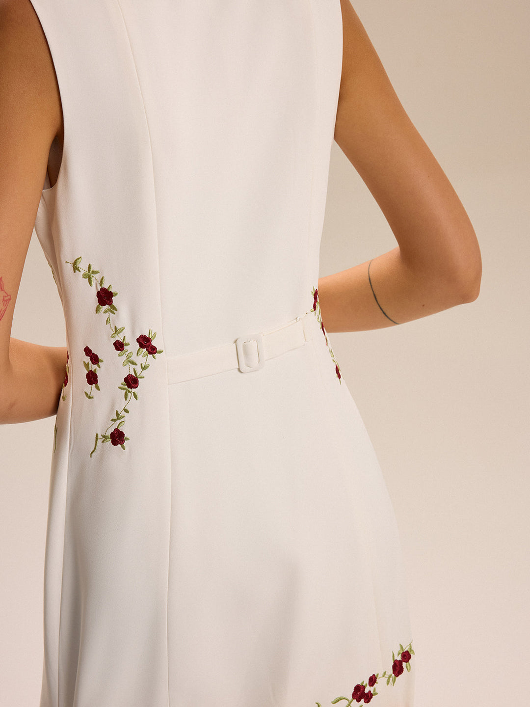 Besticktes Blumenkleid Mini