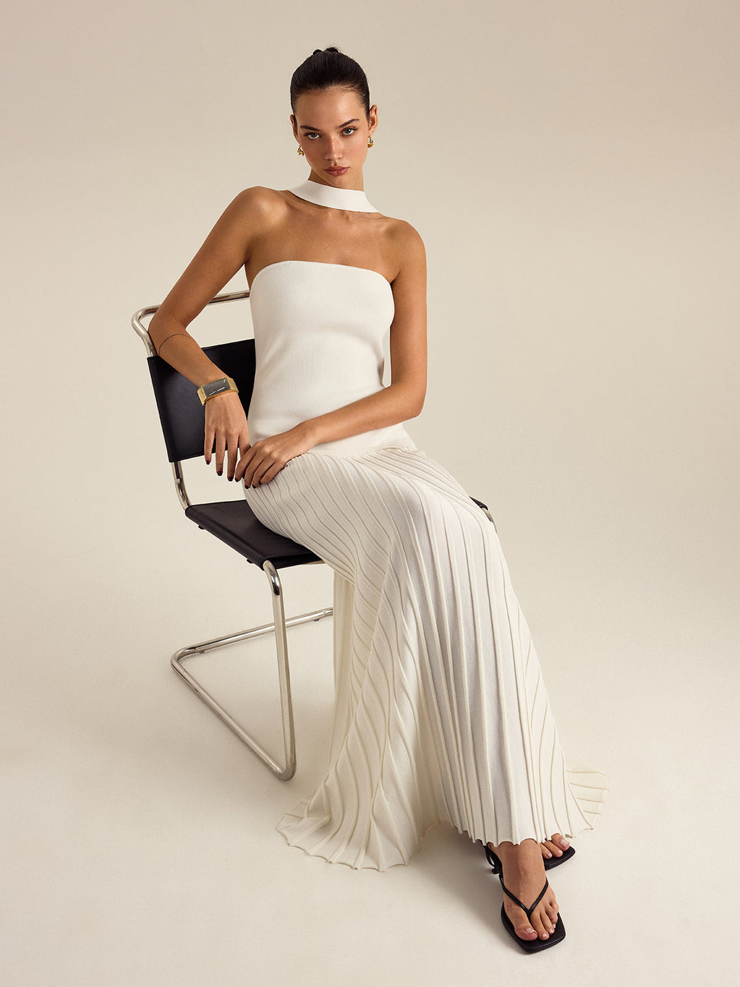 Neckholder-Kleid mit Falten, Maxilänge