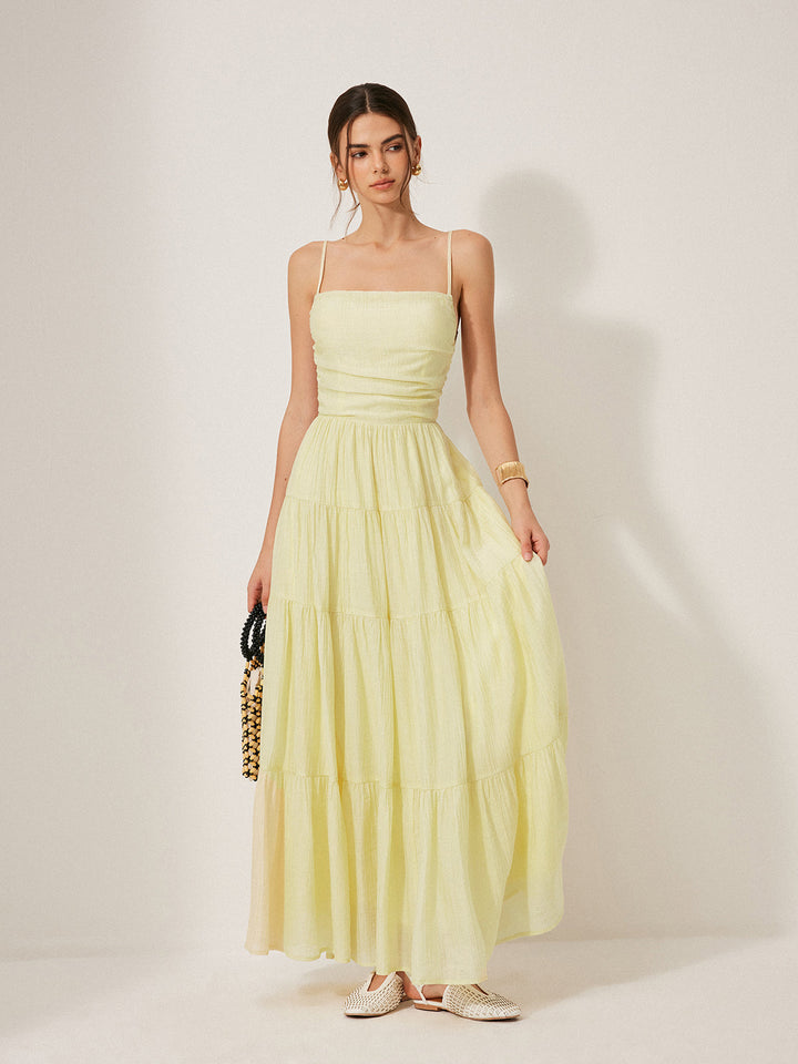 Falten-Rückenfreies Gestuftes Trägerkleid