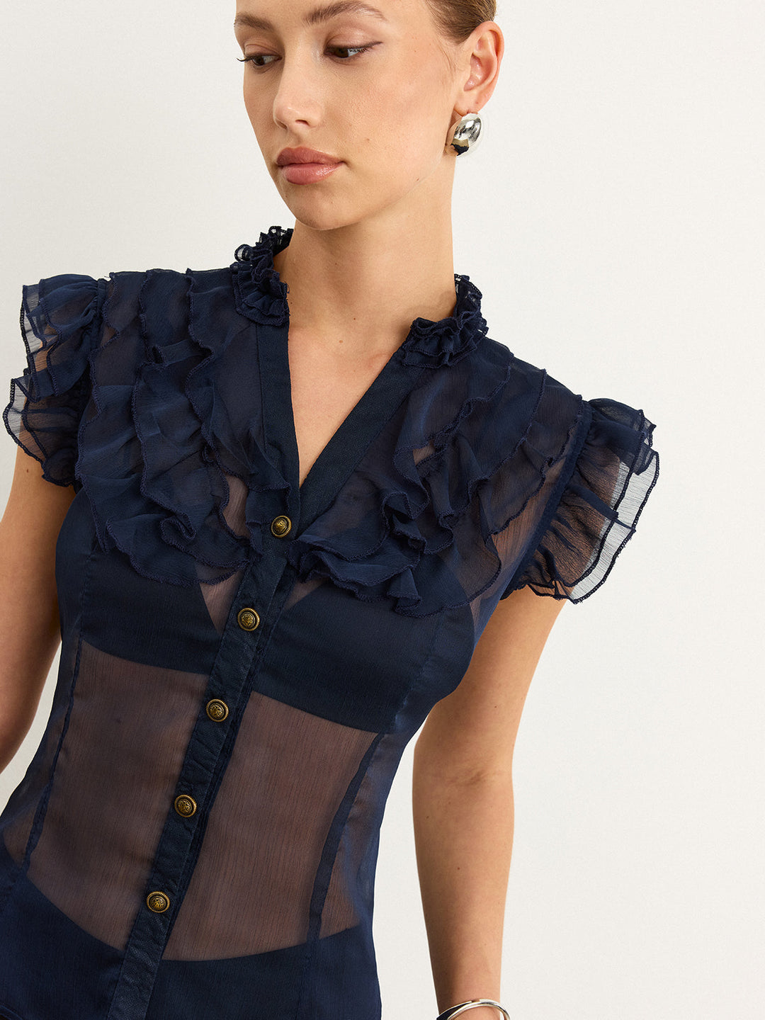 Halbtransparente Bluse mit Rüschen