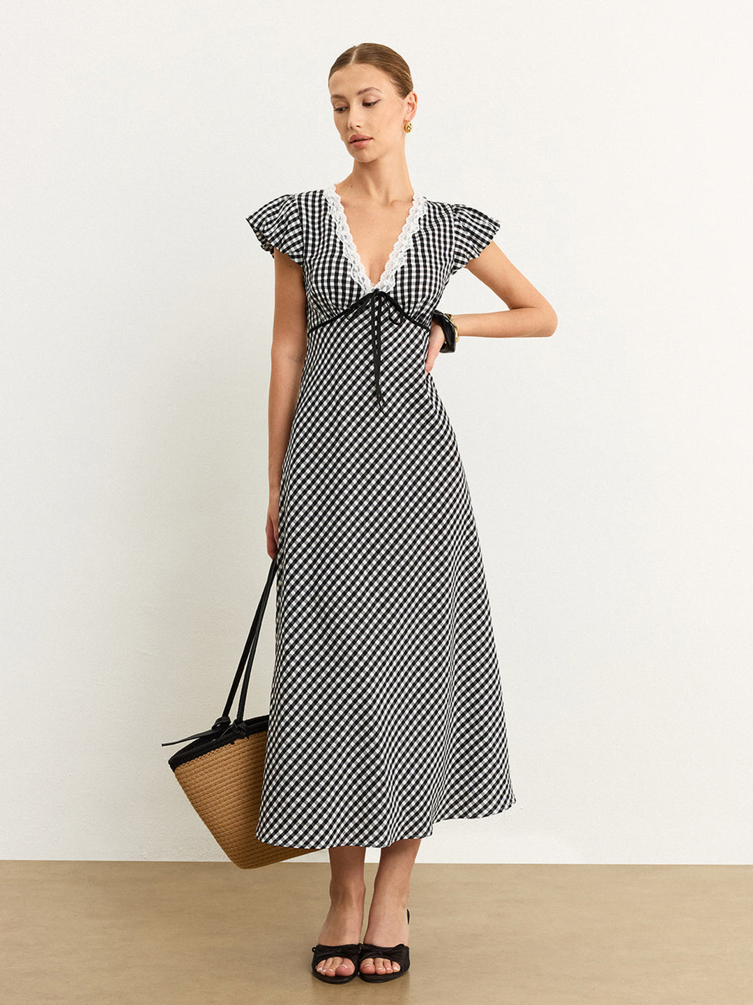 Gingham Kleid mit Rüschenärmeln und Spitzenbesatz