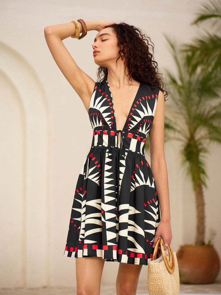 Geometrisches Grafik-Kleid mit V-Ausschnitt, Bindegürtel und Reißverschluss