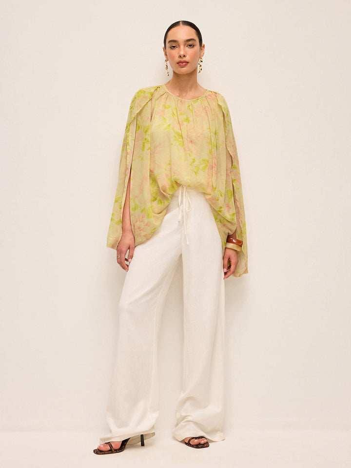 Halbtransparente Chiffon-Bluse mit fließenden Ärmeln und Blumenmuster