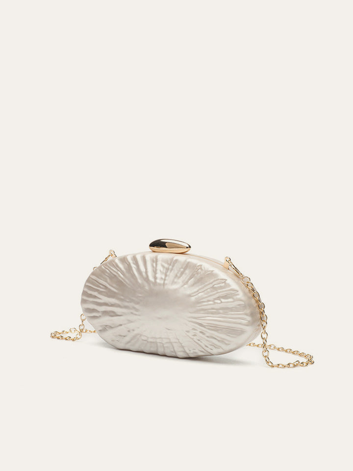 Perlmutt-Struktur-Clutch mit goldener Kette