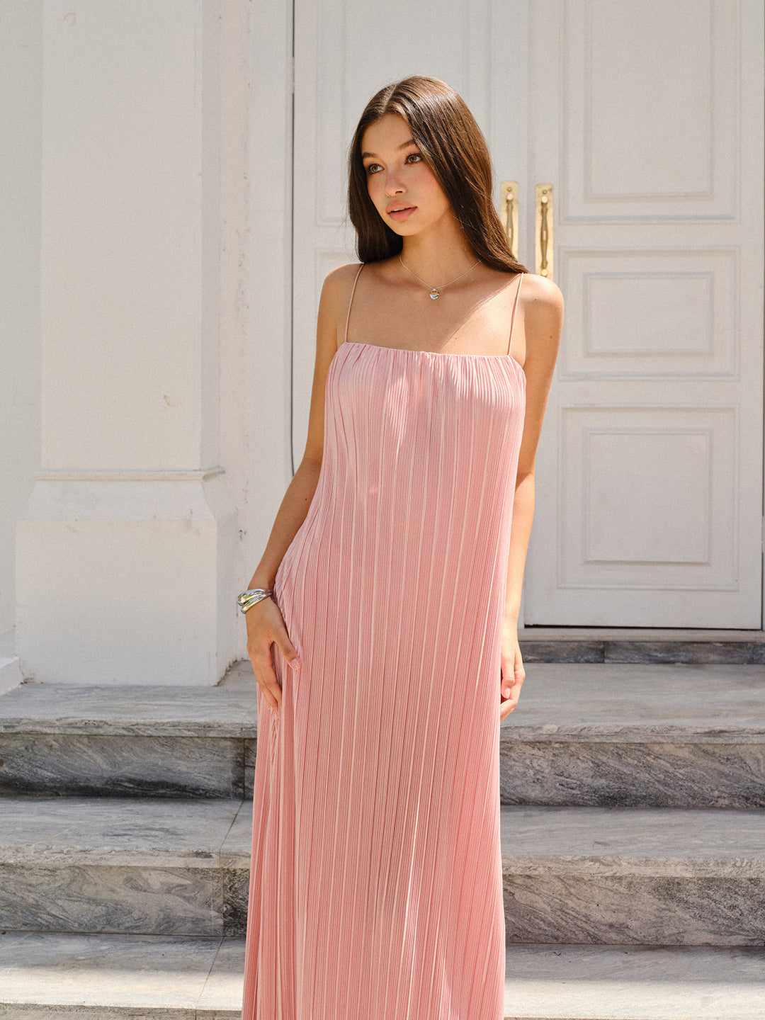 Spaghettiträger-Kleid mit vertikalen Falten, Maxikleid