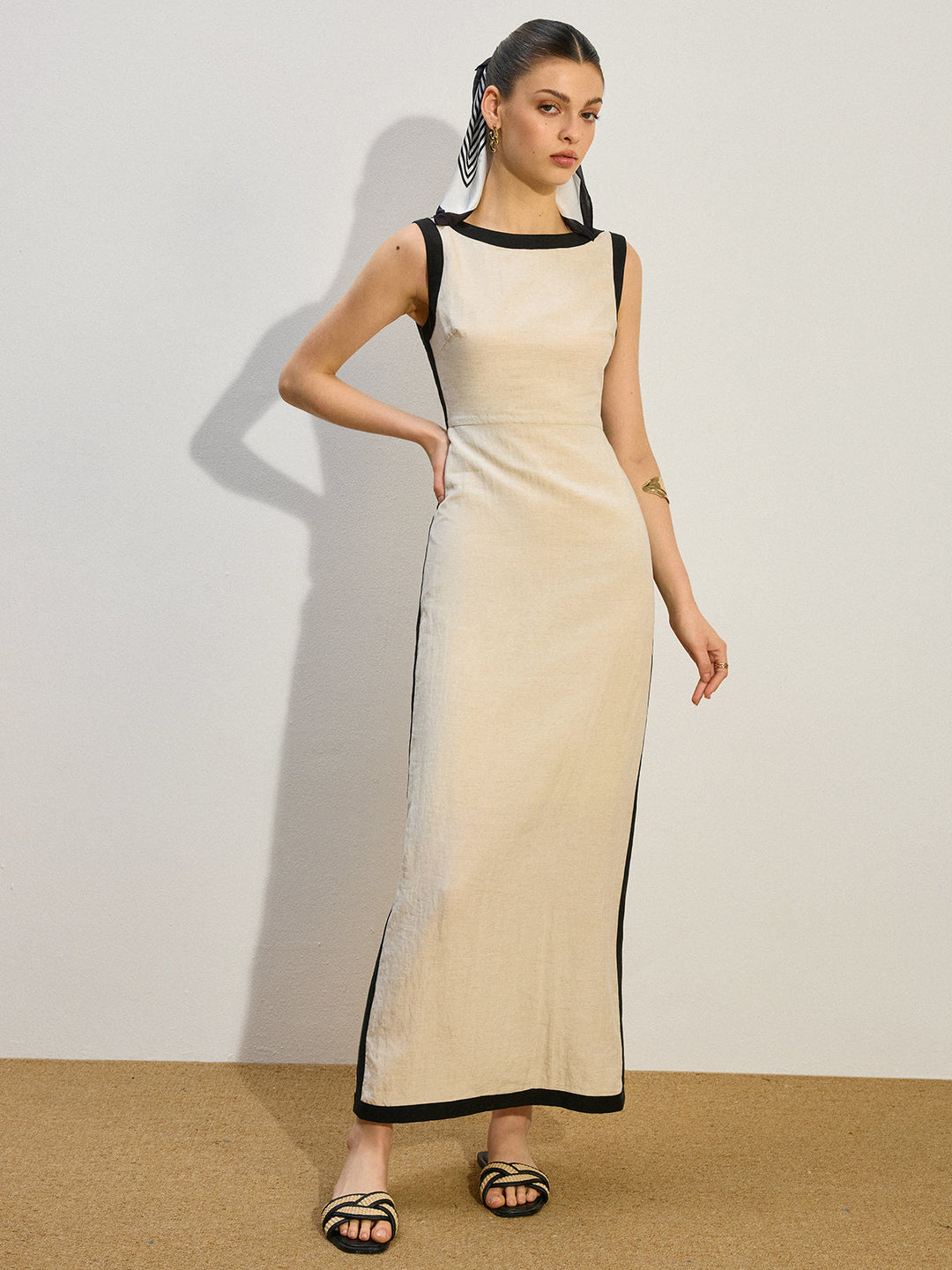 Kontrastbesatz-Maxikleid