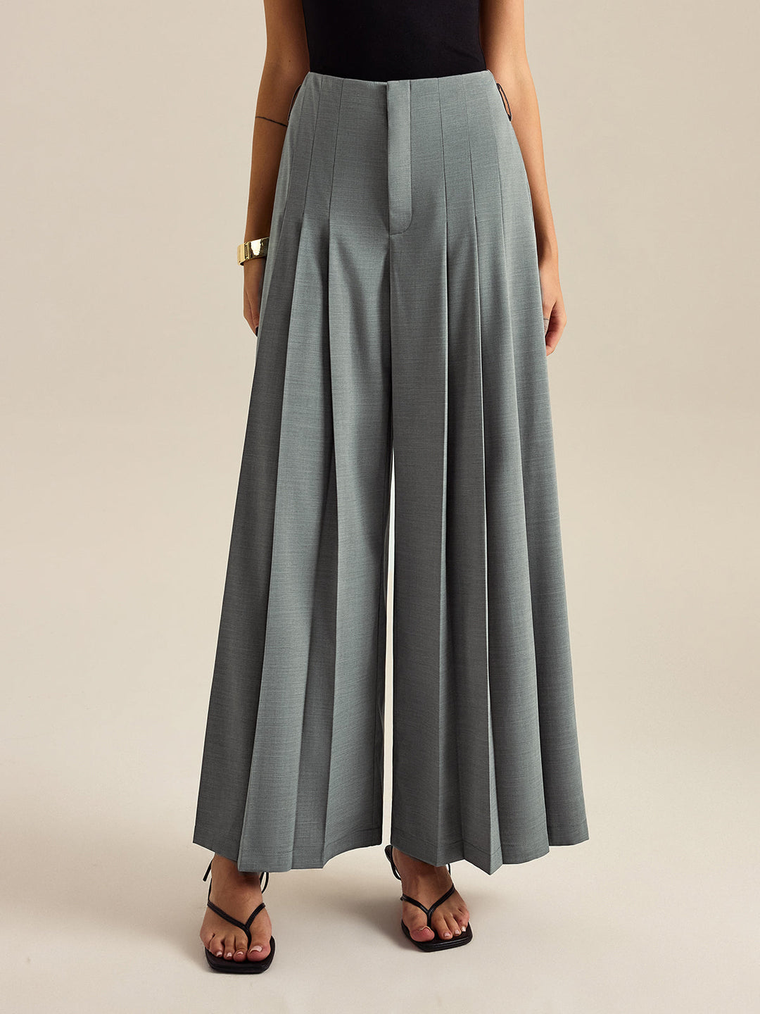 Weite Pluderhose mit Falten