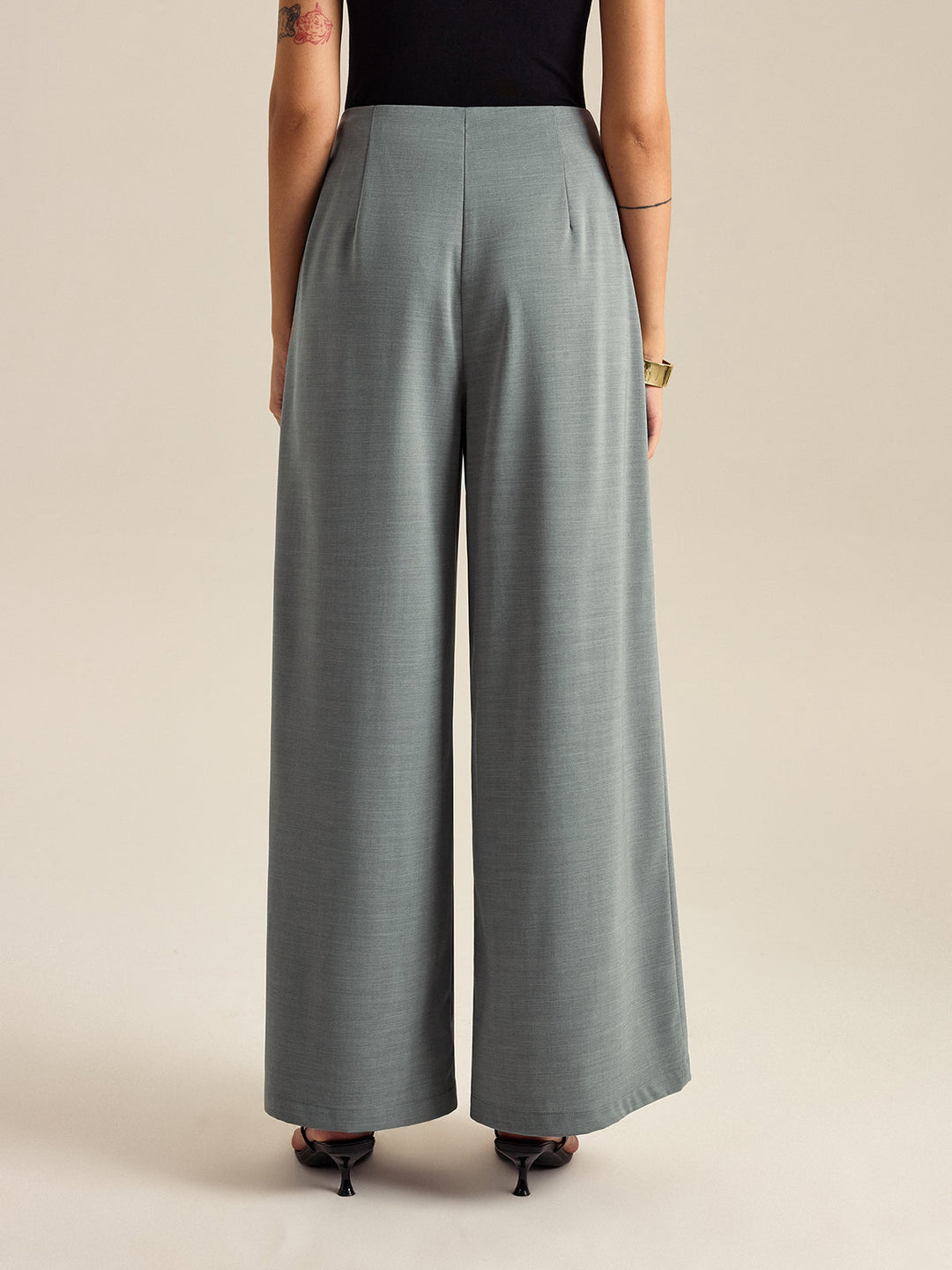 Weite Pluderhose mit Falten