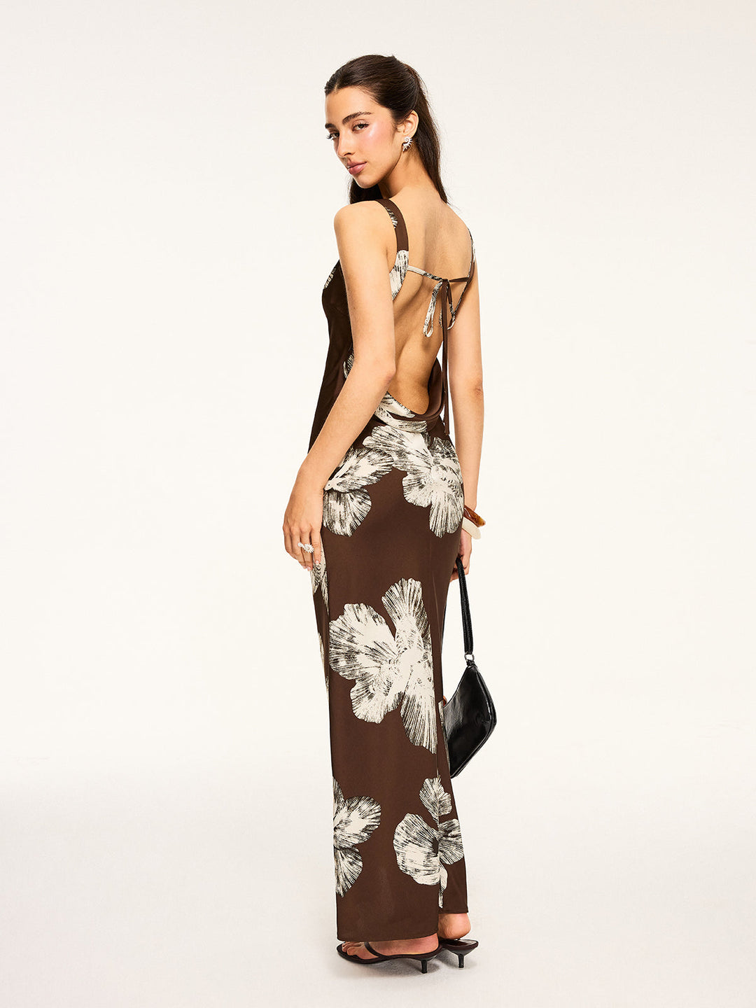 Geblümtes Kleid mit gebundenem Rückenausschnitt