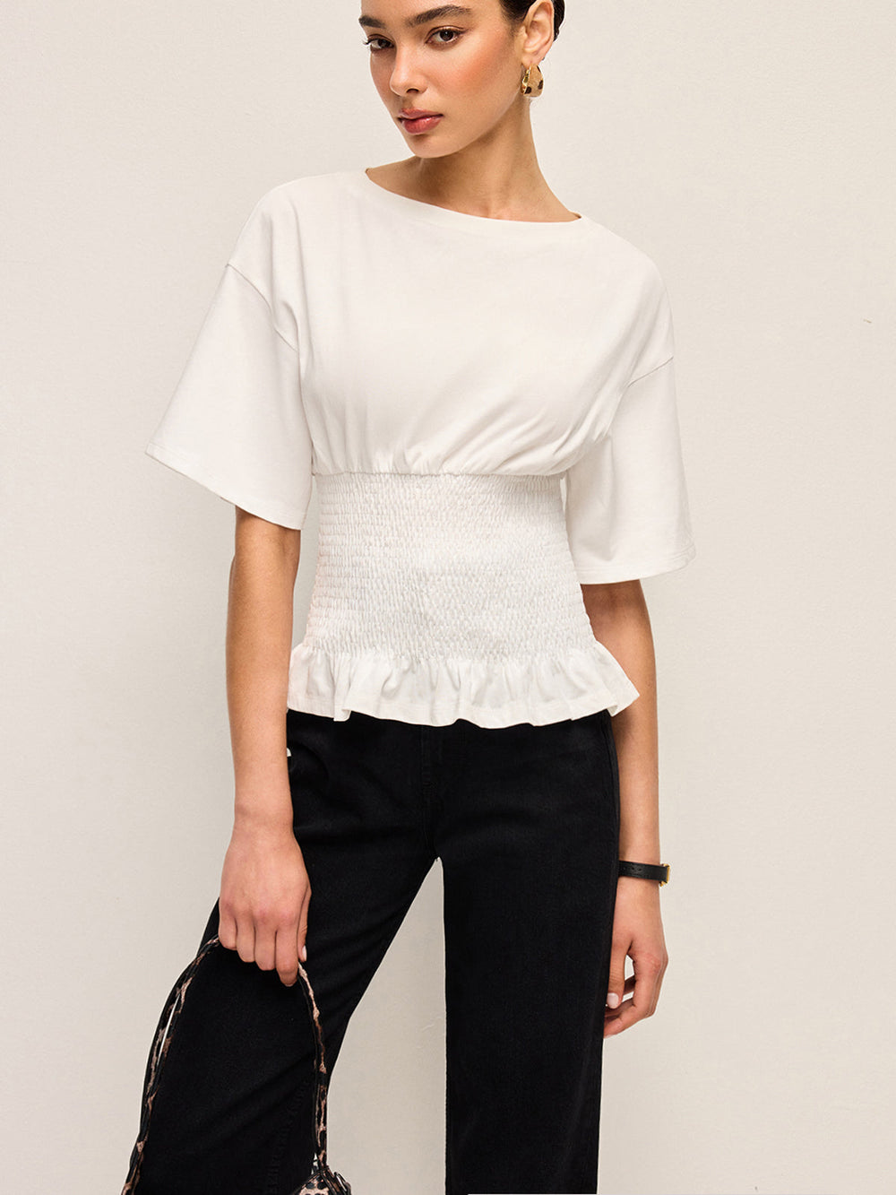 Baumwoll-T-Shirt mit gerüschtem Saum und geraffter Taille