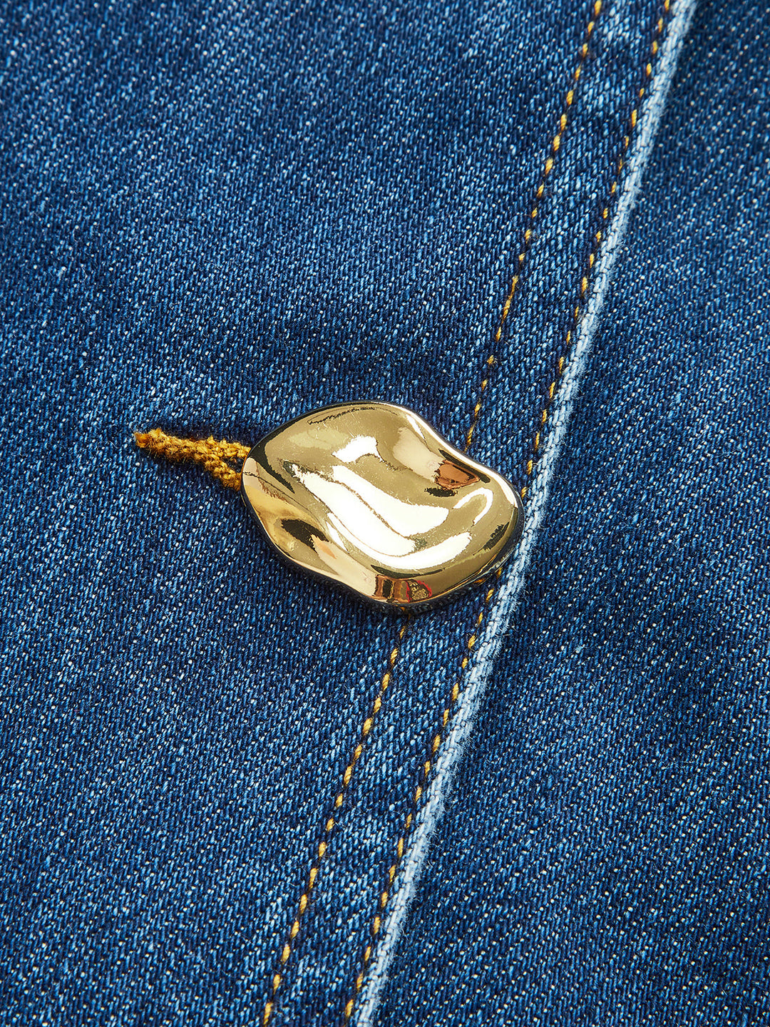 Taschenkleid aus Denim mit Gürtel
