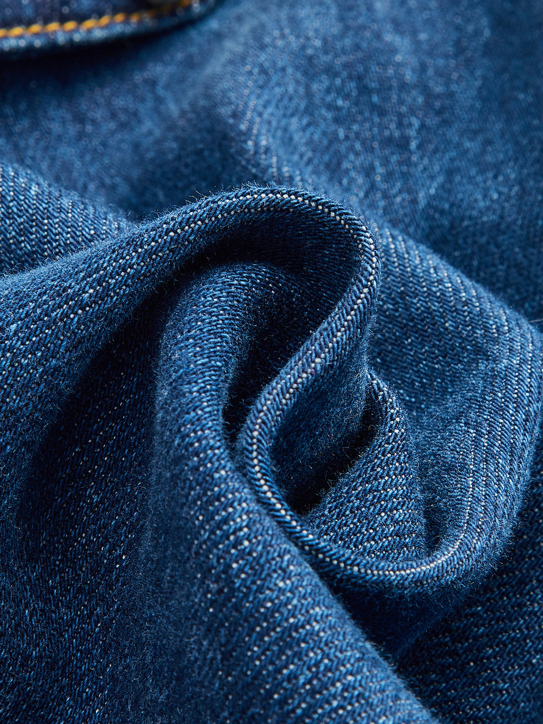 Taschenkleid aus Denim mit Gürtel
