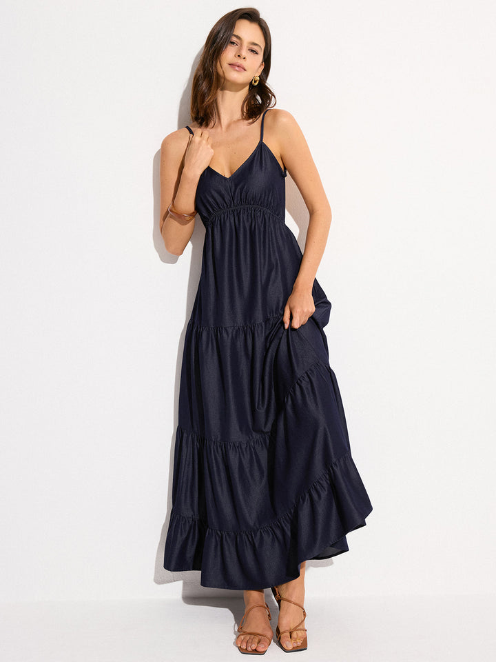 Rückenfreies Maxikleid mit Stufen