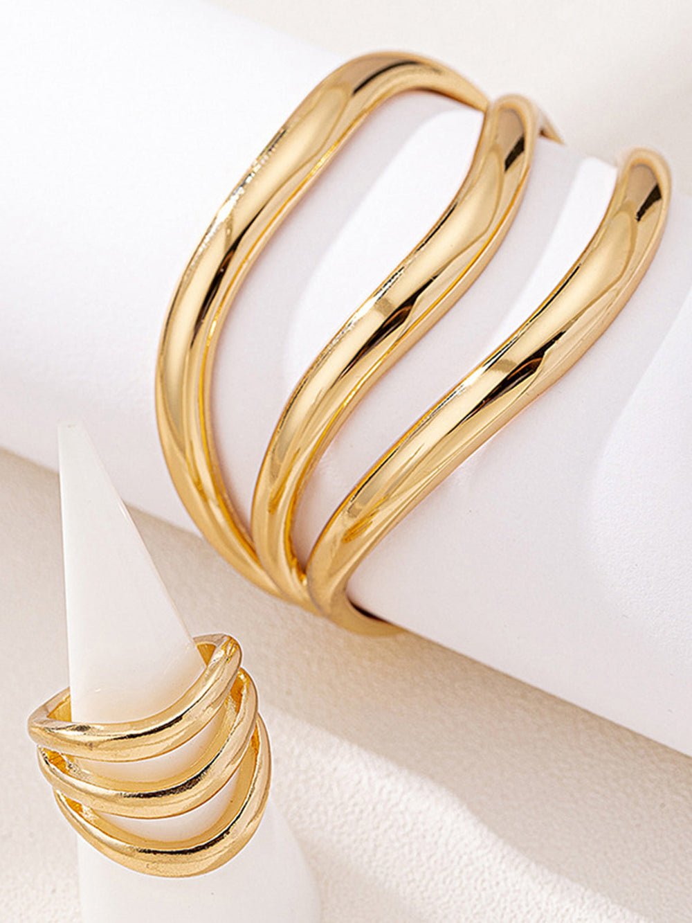 Gravierte Kurve Armreif & Ring Set